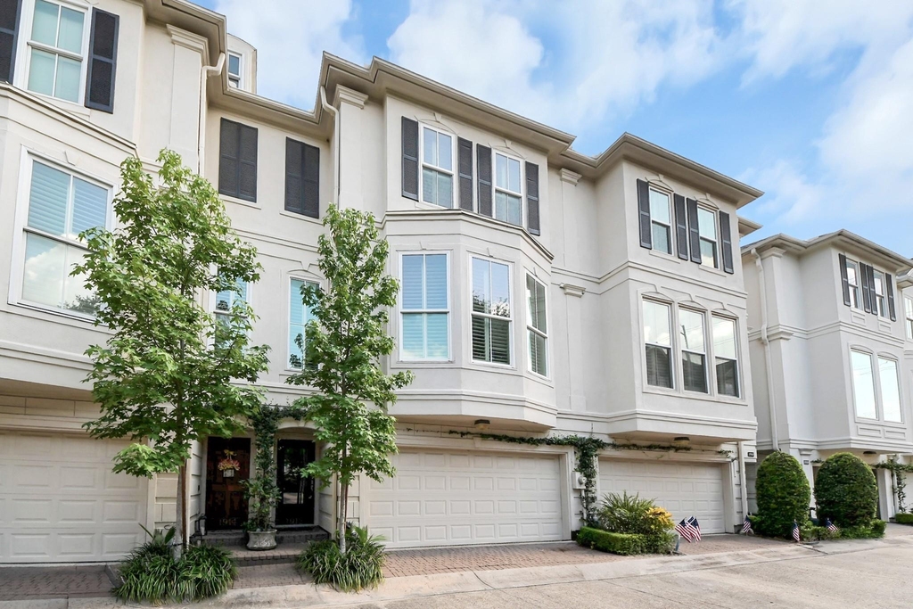 1912 Greenwich Place Drive - Photo 1