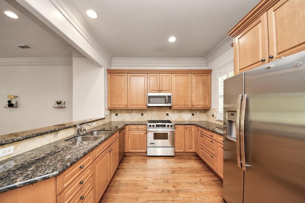 1912 Greenwich Place Drive - Photo 10