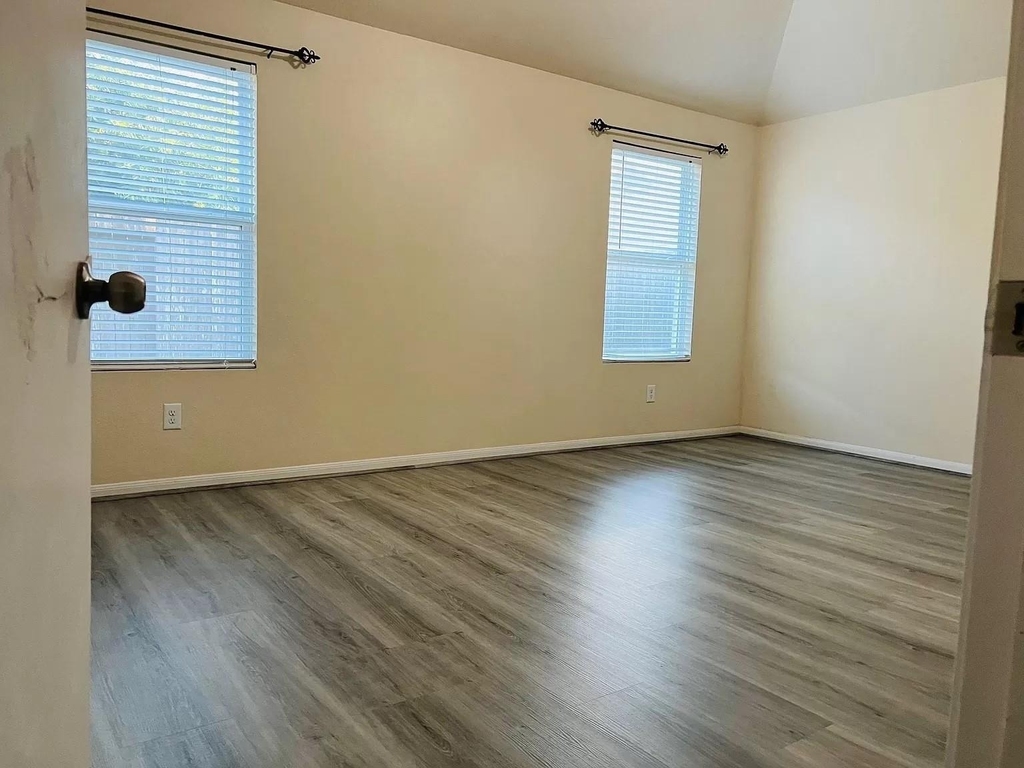 3247 Upland Spring Trce - Photo 4