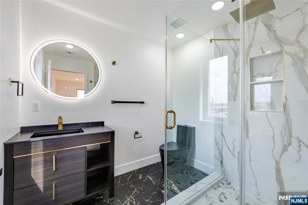 270 Lafayette - Photo 4