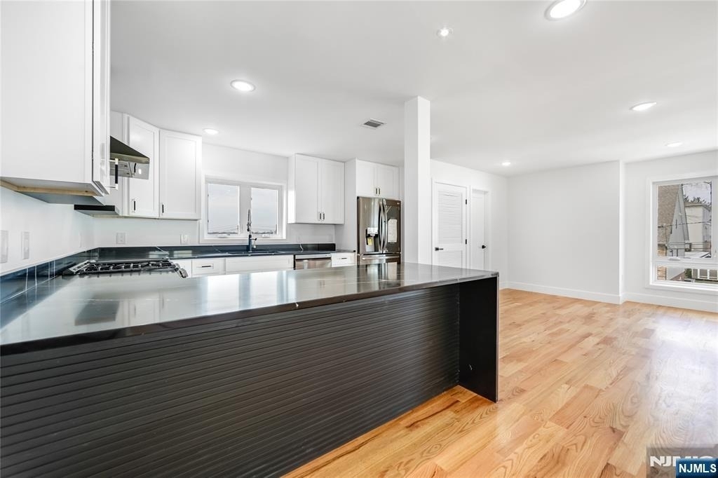 270 Lafayette - Photo 24