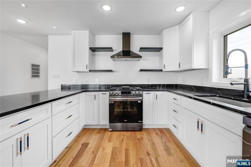 270 Lafayette - Photo 15