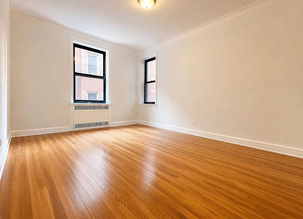 West 186th Street - Photo 2