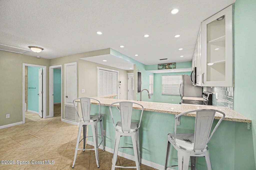 290 Paradise Boulevard - Photo 3