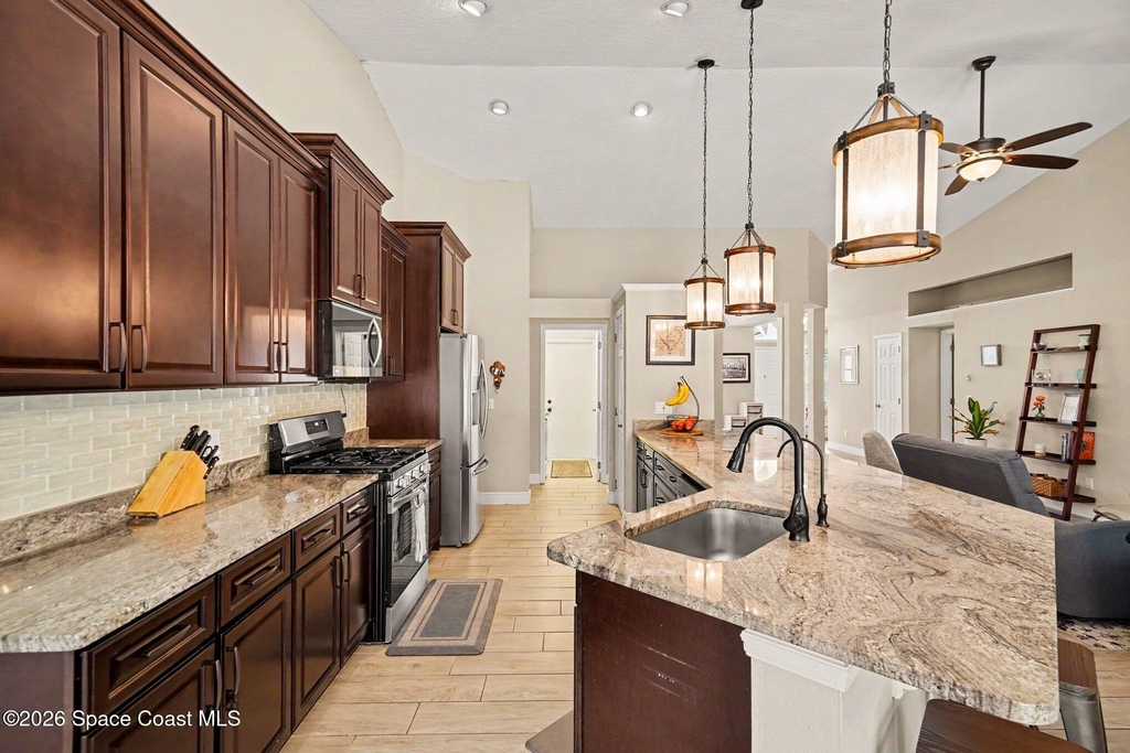 2765 Summer Brook Street - Photo 4