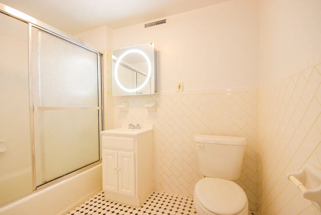 512 East 5th Street - Photo 4