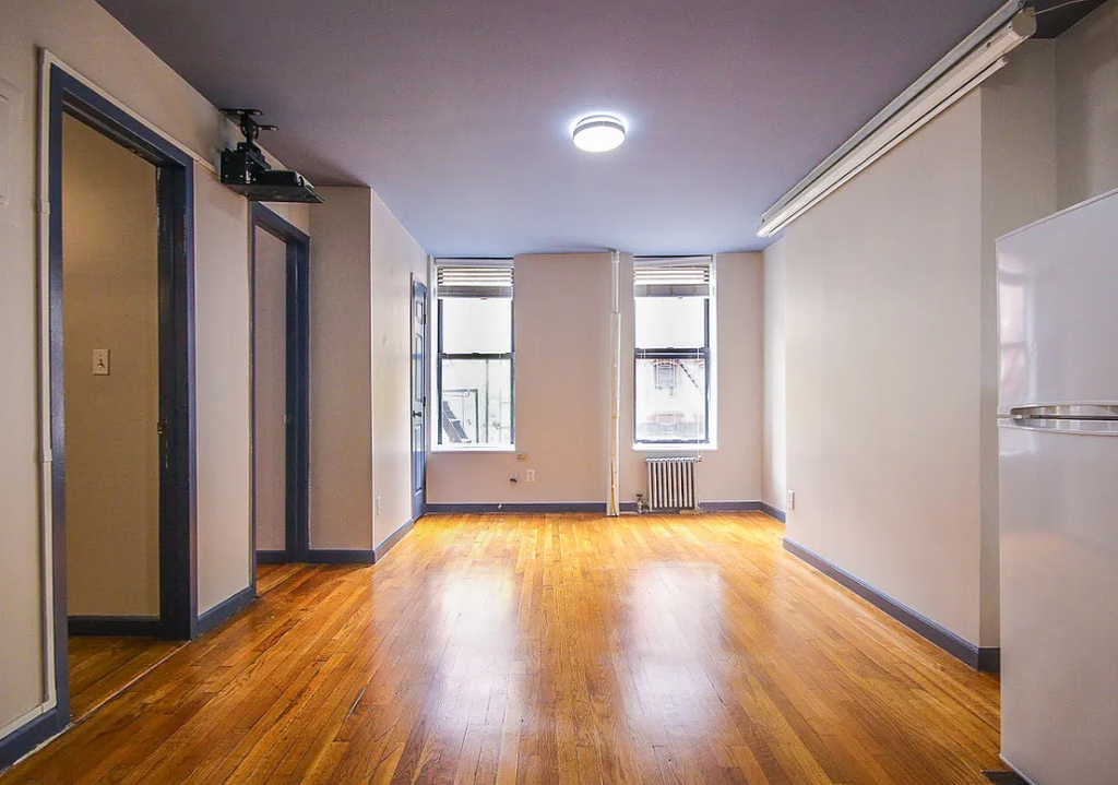 512 East 5th Street - Photo 0