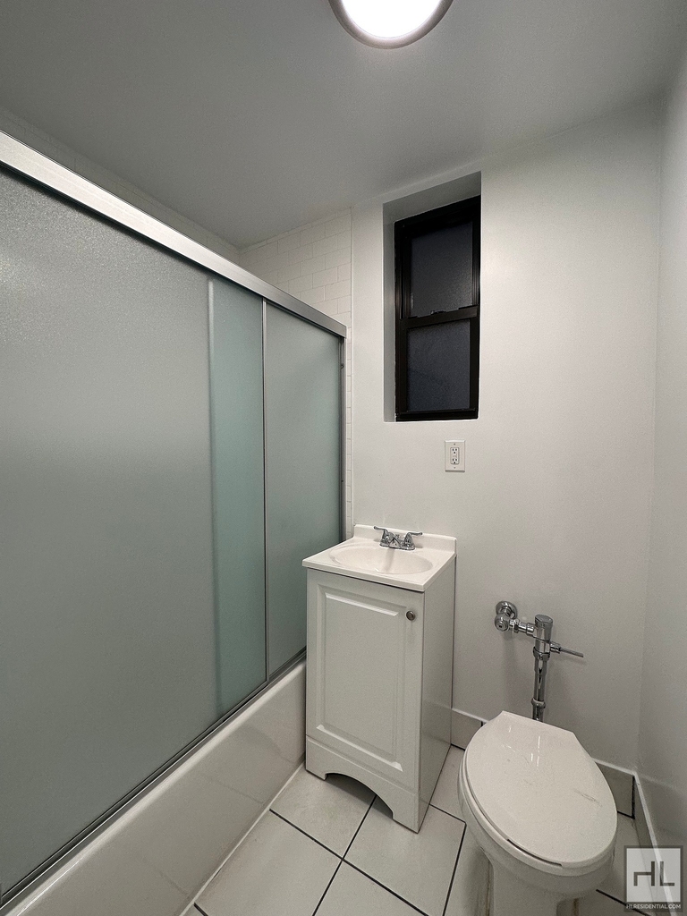 East 49 Street - Photo 3