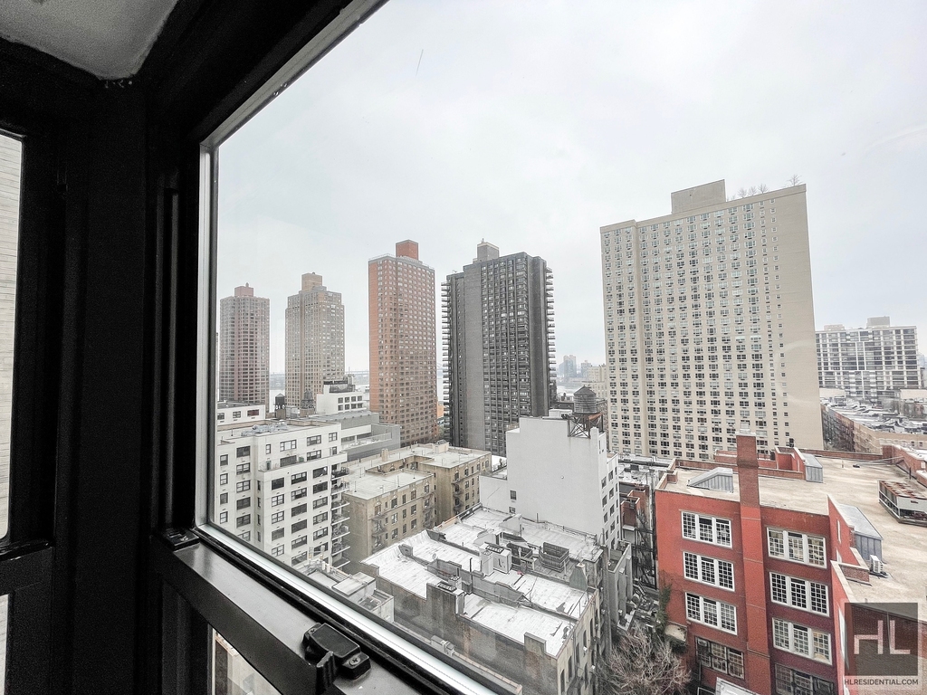E 88th St - Photo 4