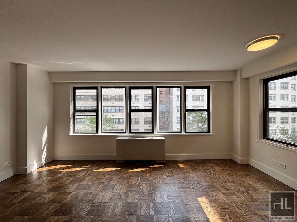 East 63 Street - Photo 3