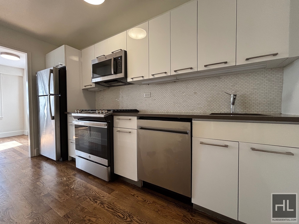 East 63 Street - Photo 1