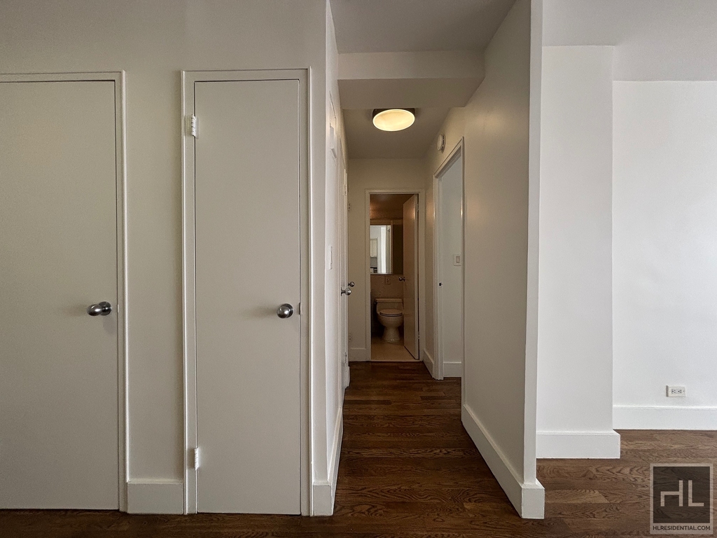East 63 Street - Photo 5