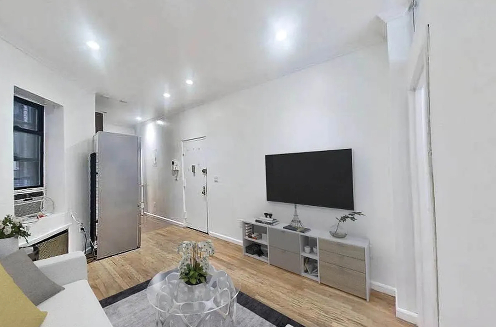 104 Suffolk Street - Photo 1