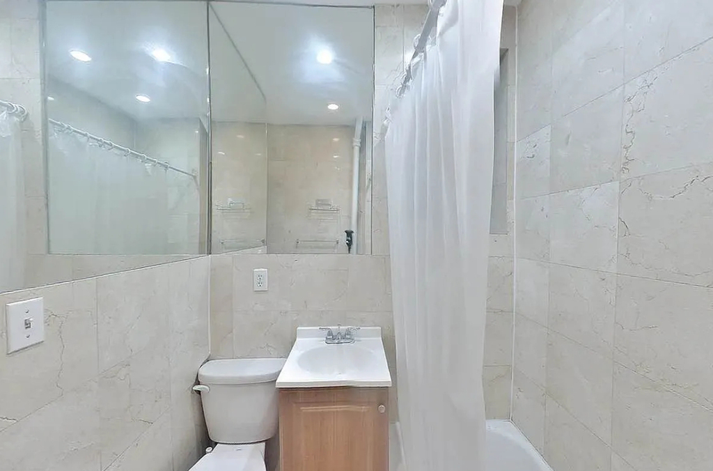 104 Suffolk Street - Photo 3