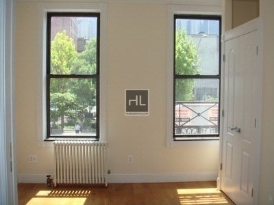 Tenth Avenue - Photo 1