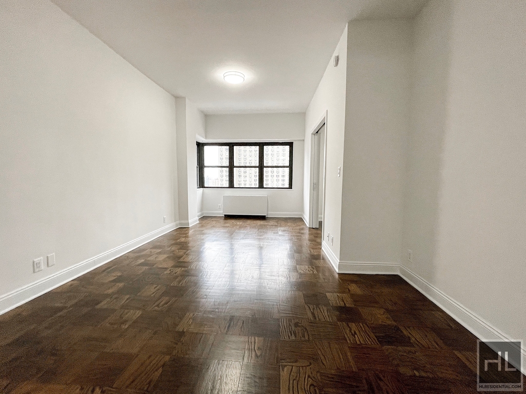E 88th St - Photo 0