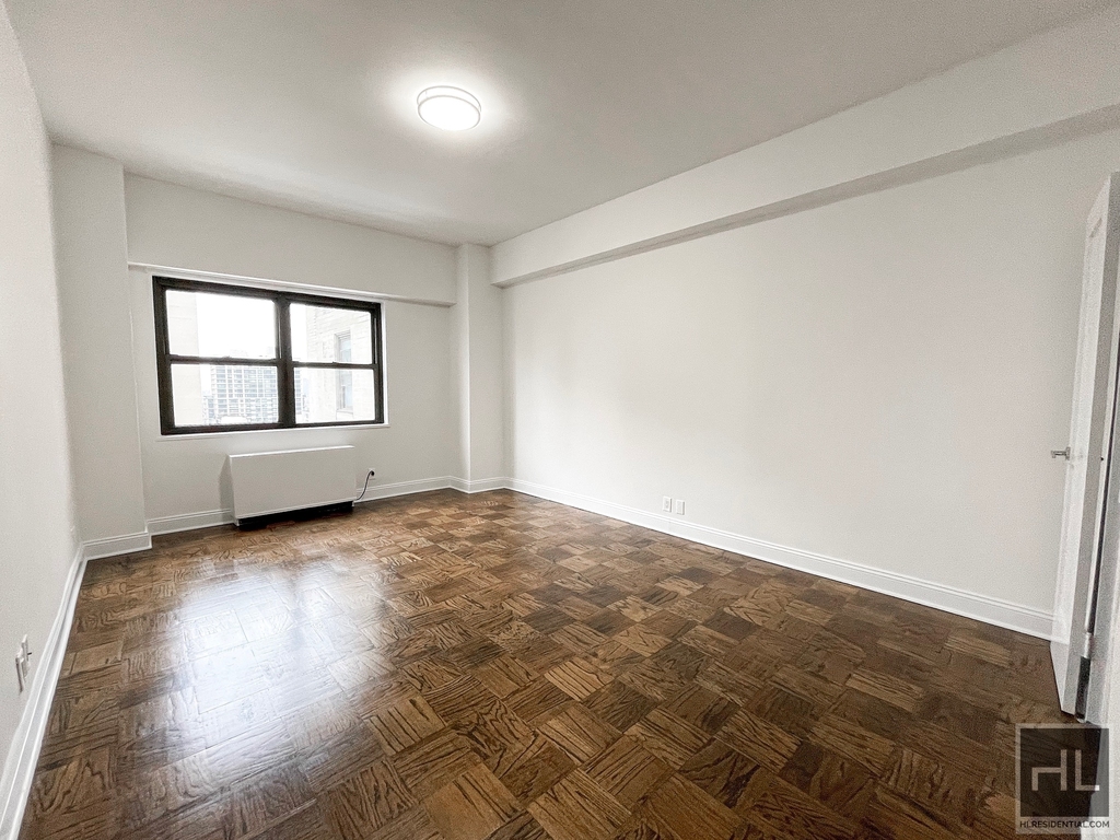 E 88th St - Photo 6