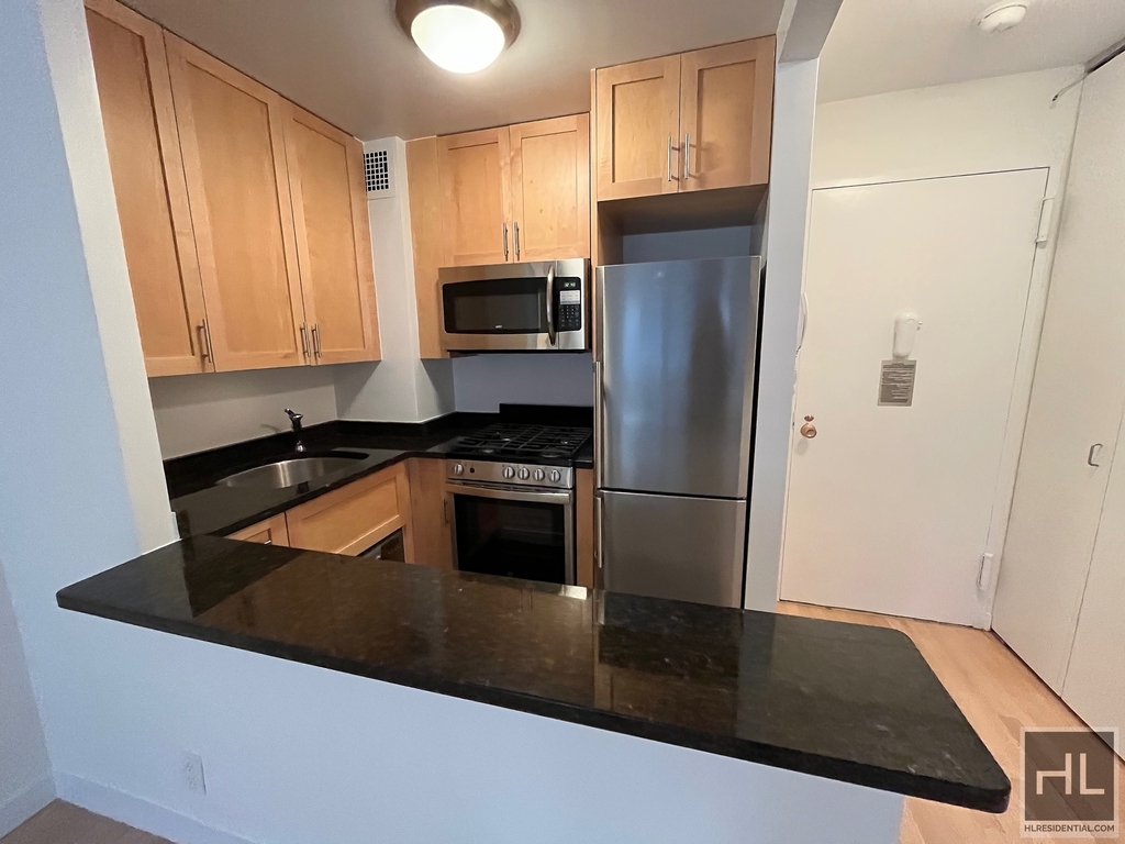 East 36 Street - Photo 1
