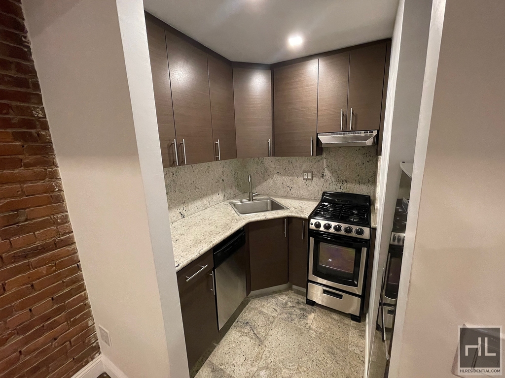 East 80 Street - Photo 1