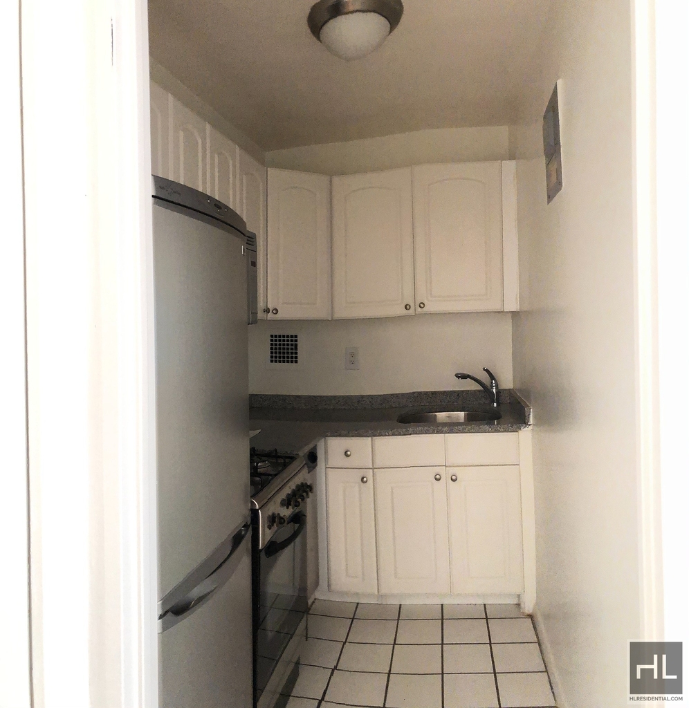 East 36 Street - Photo 2