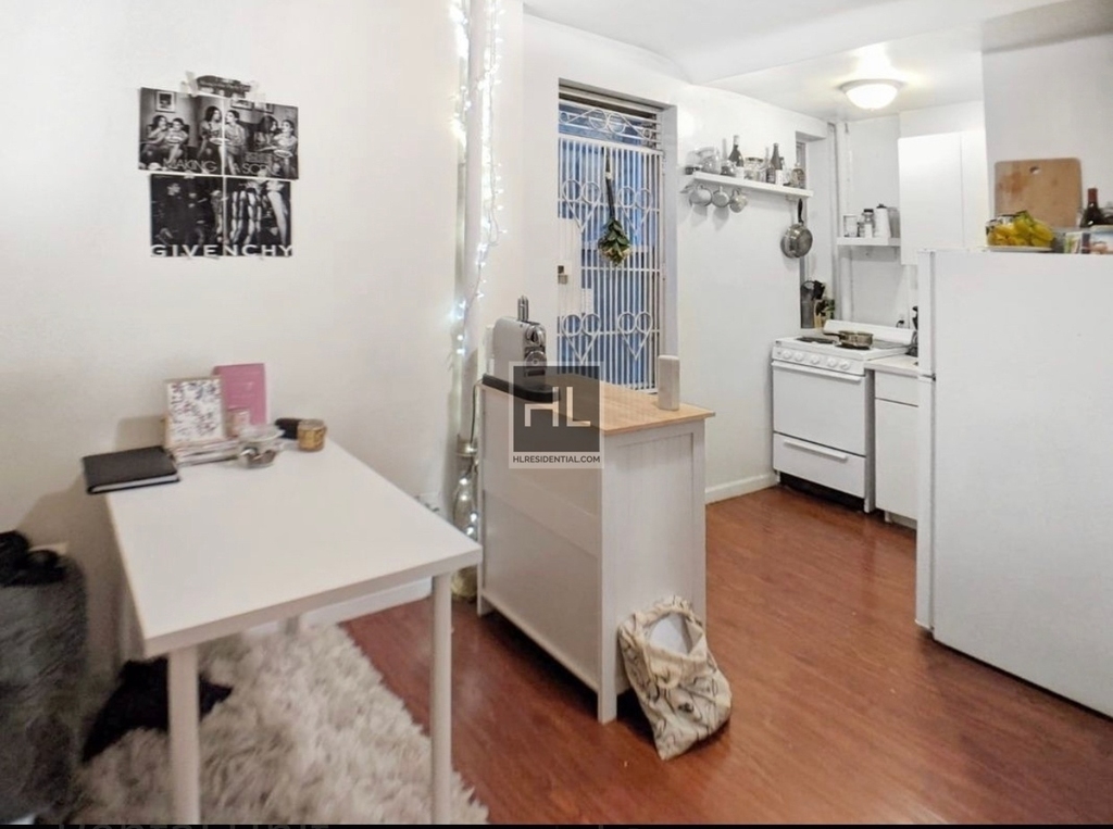 East 11th Street - Photo 1
