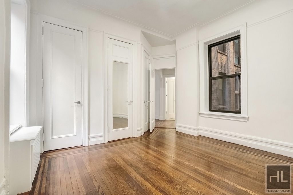 West 72 Street - Photo 1