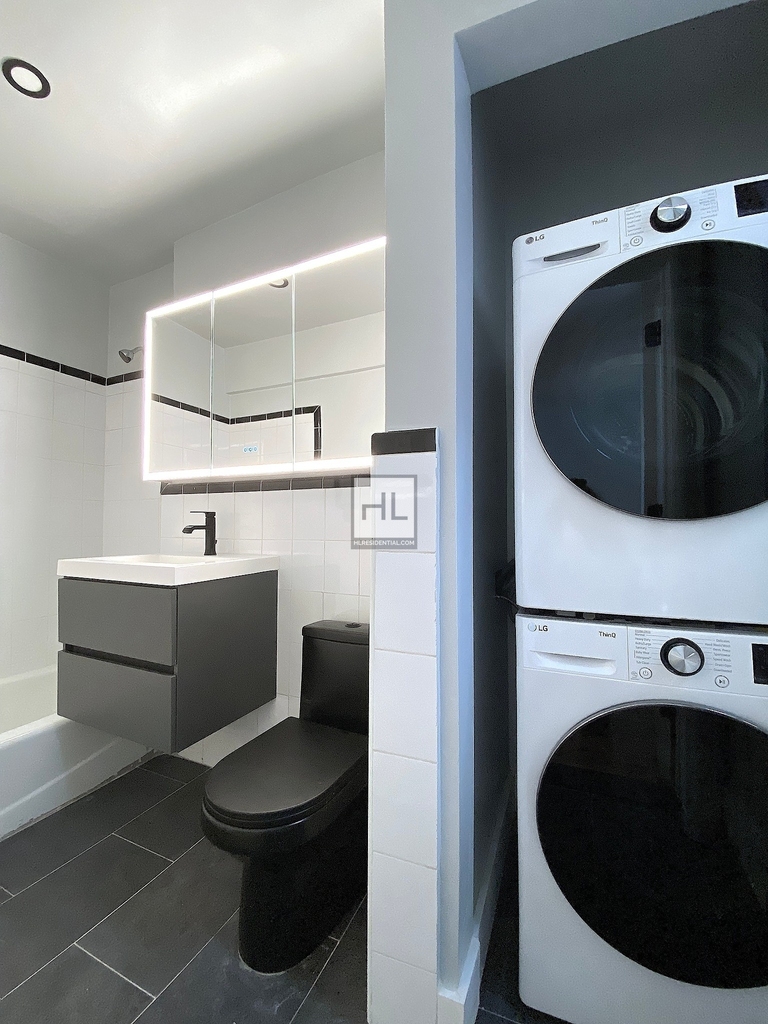 East 58th Street - Photo 4