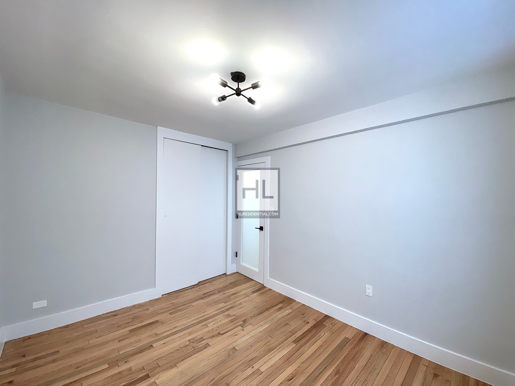 East 58th Street - Photo 3
