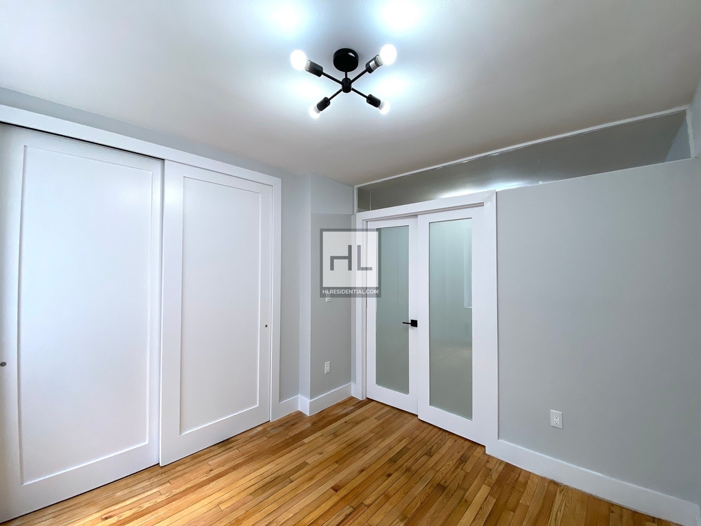 East 58th Street - Photo 2