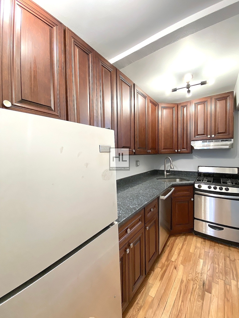 East 58th Street - Photo 1