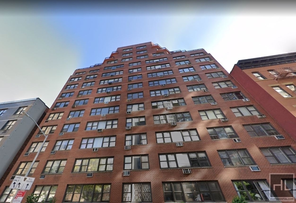 East 36 Street - Photo 3
