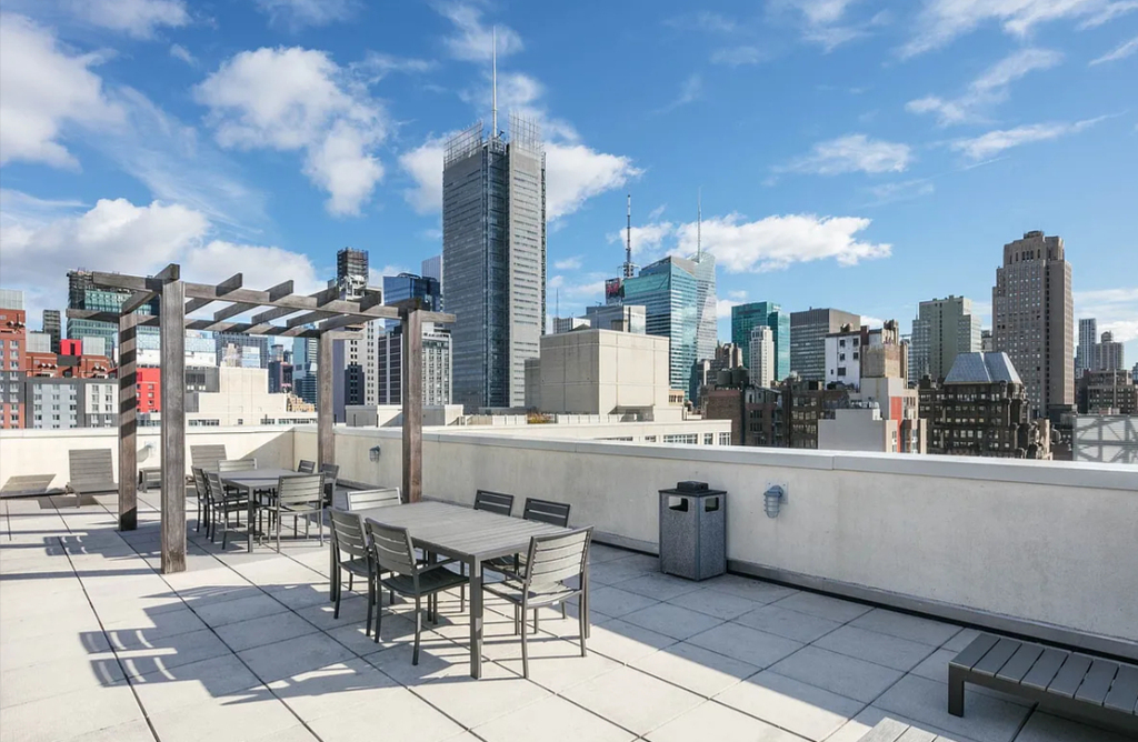 350 West 37th Street - Photo 5