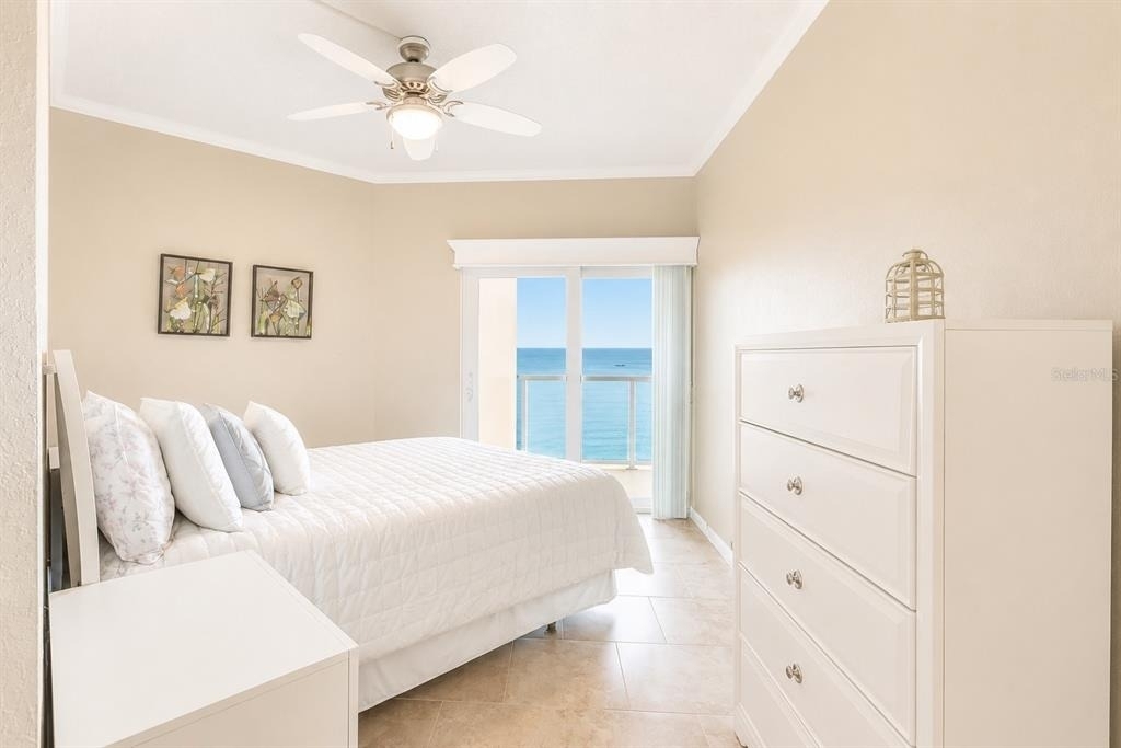 880 Mandalay Avenue - Photo 11