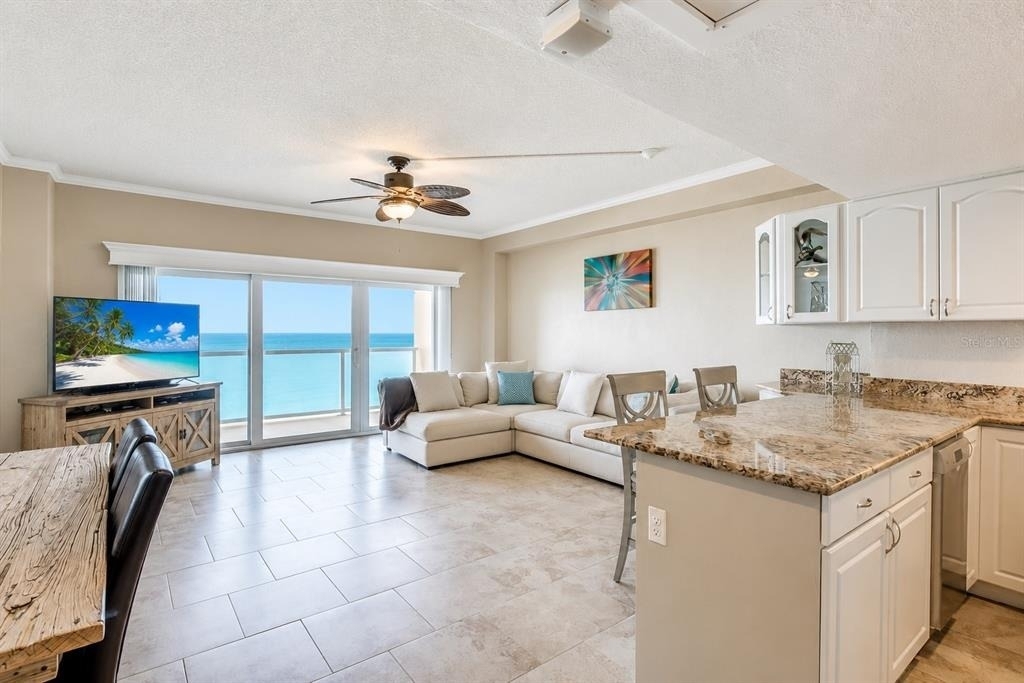 880 Mandalay Avenue - Photo 3