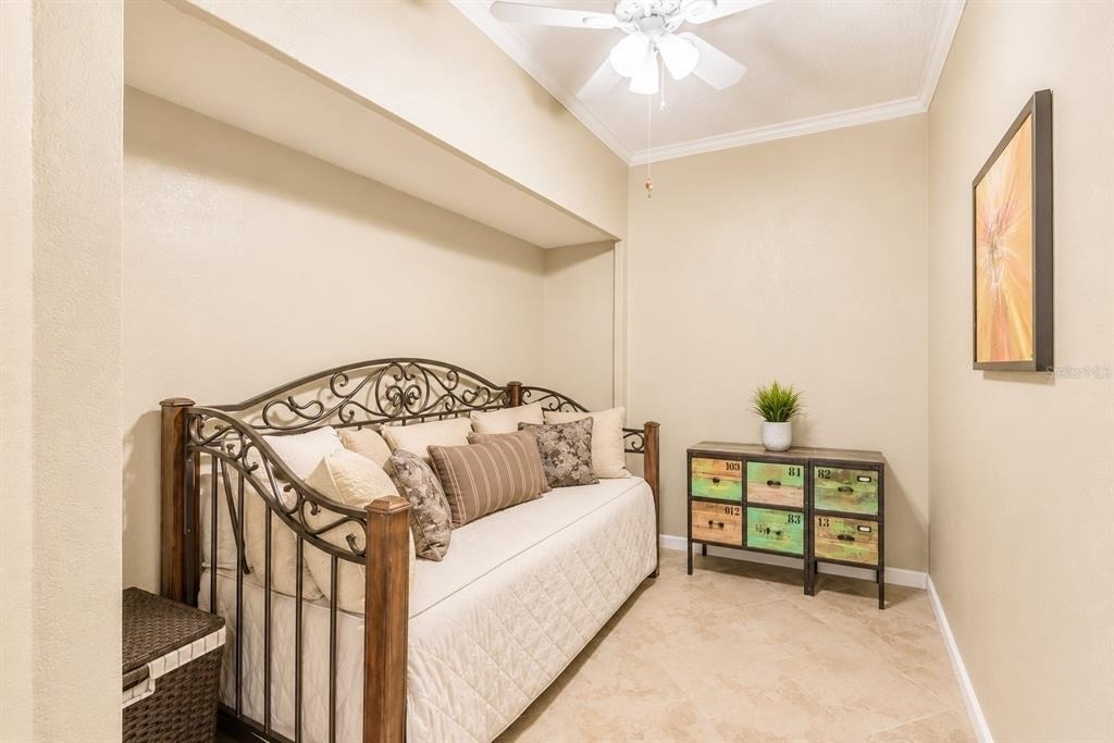 880 Mandalay Avenue - Photo 14