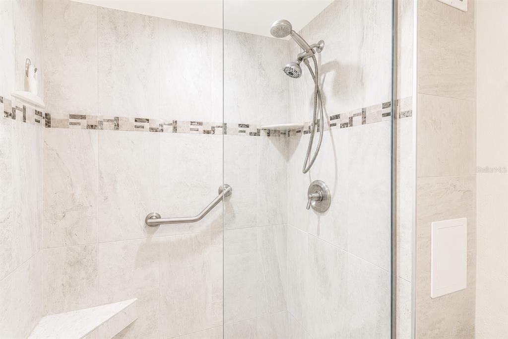 880 Mandalay Avenue - Photo 17
