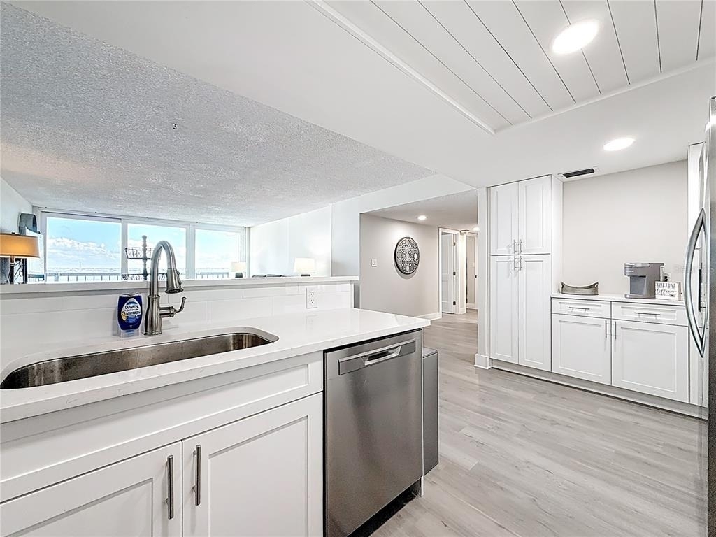 400 Island Way - Photo 12