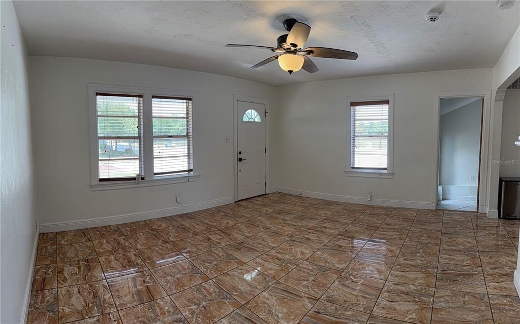 702 W Peninsular Street - Photo 2