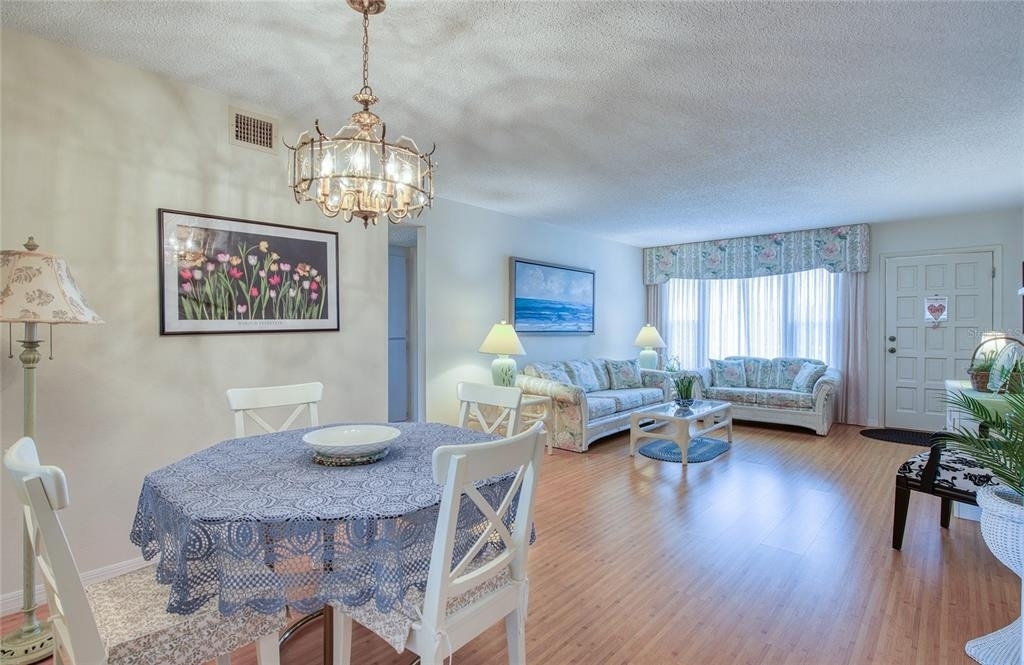 2310 Denmark St - Photo 4