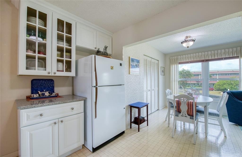 2310 Denmark St - Photo 9