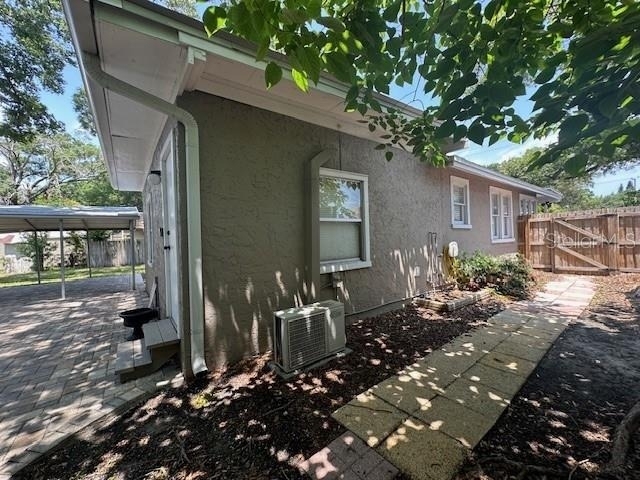102 W Elm Street - Photo 4
