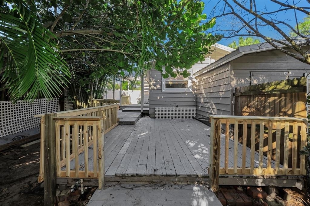 1122 E Oakwood Street - Photo 13