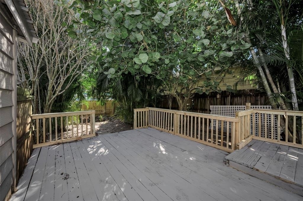 1122 E Oakwood Street - Photo 12