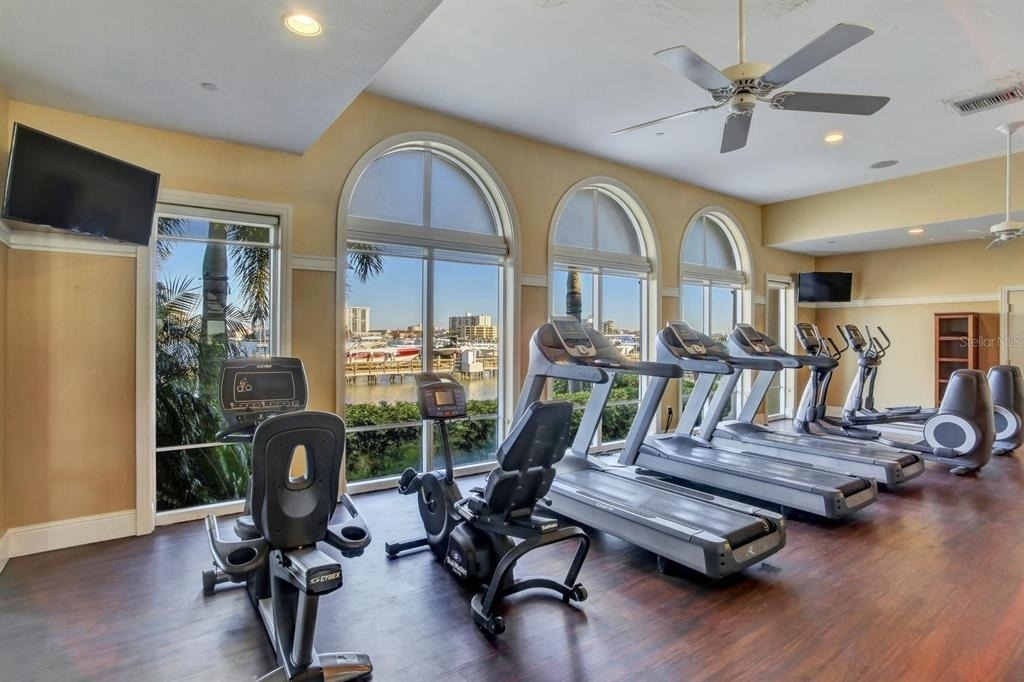 521 Mandalay Avenue - Photo 75