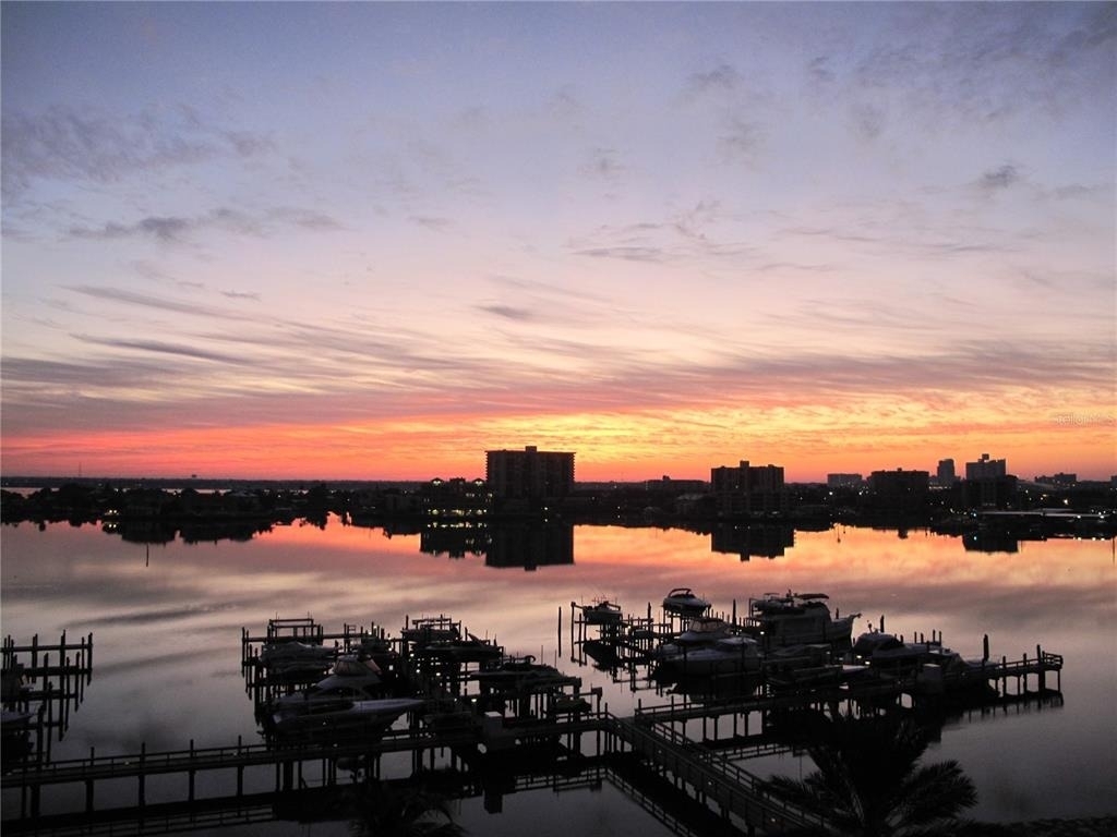 521 Mandalay Avenue - Photo 3