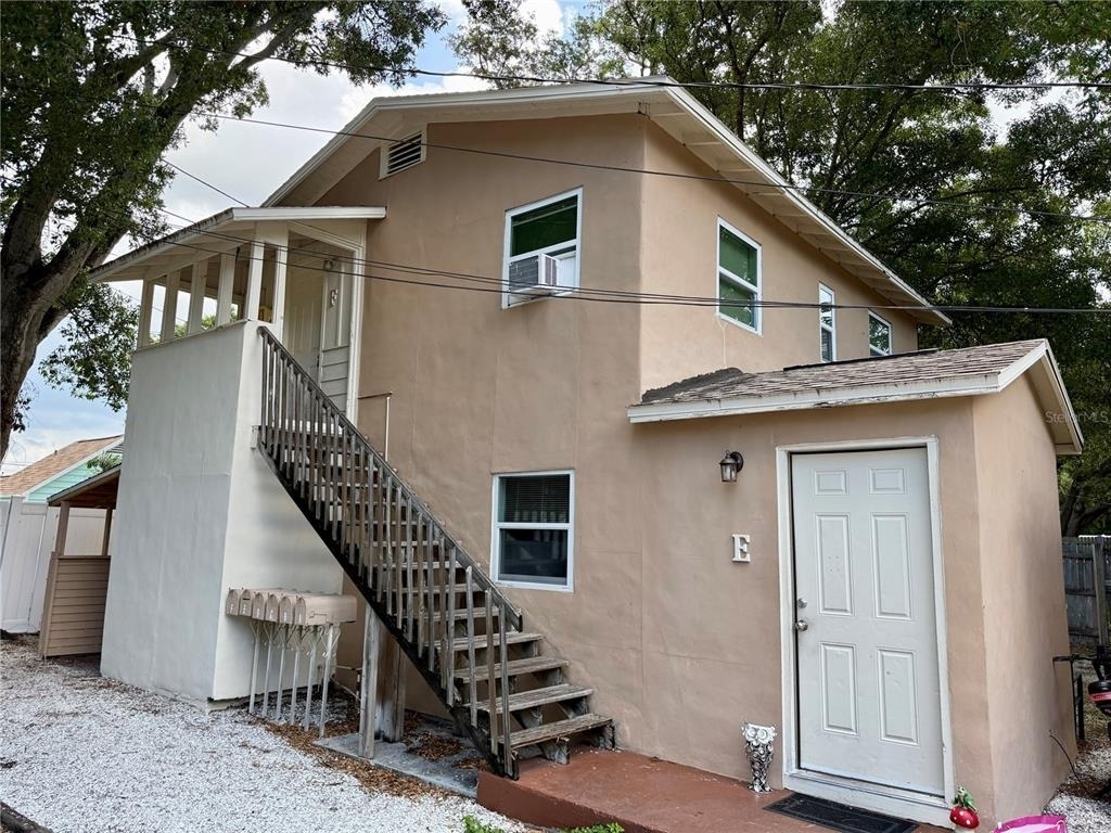 908 Beverly Avenue - Photo 0