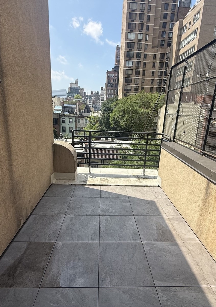 113 East 31st Street - Photo 8
