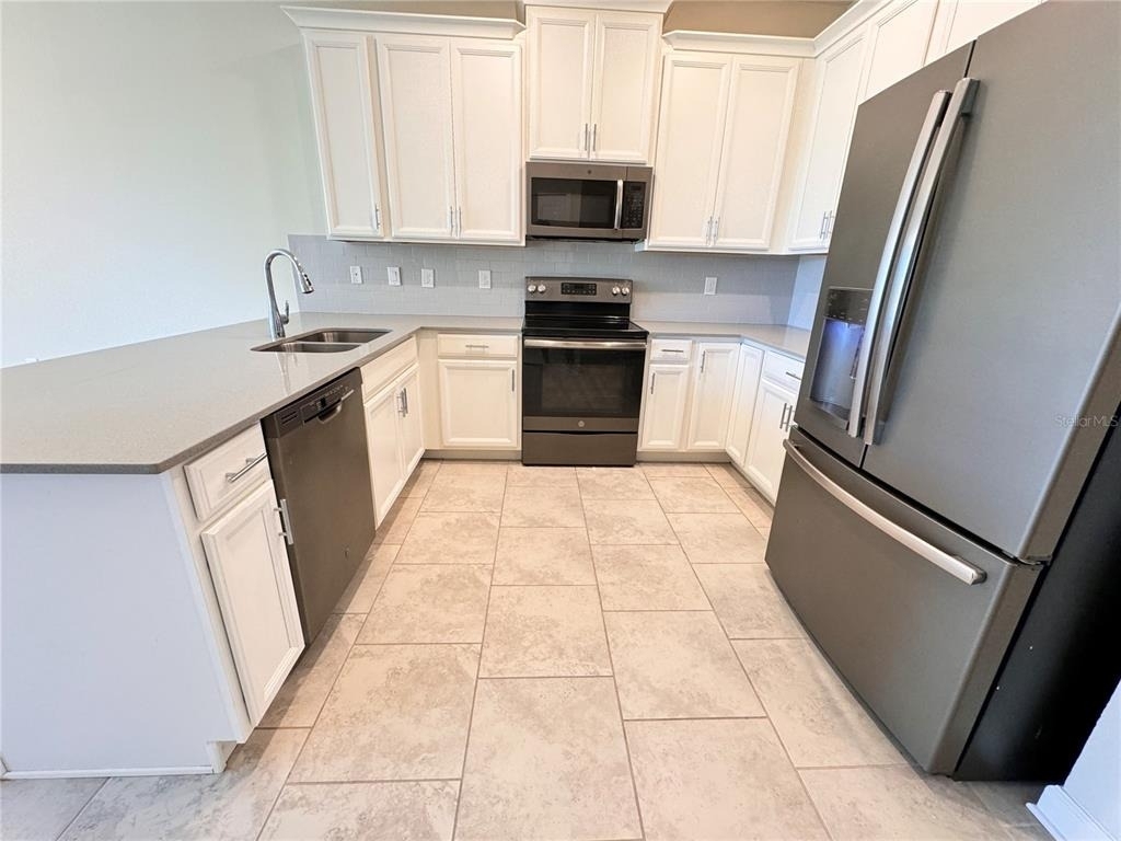 1252 Royal St George Boulevard - Photo 7