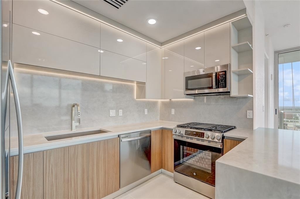 150 E Robinson Street - Photo 8