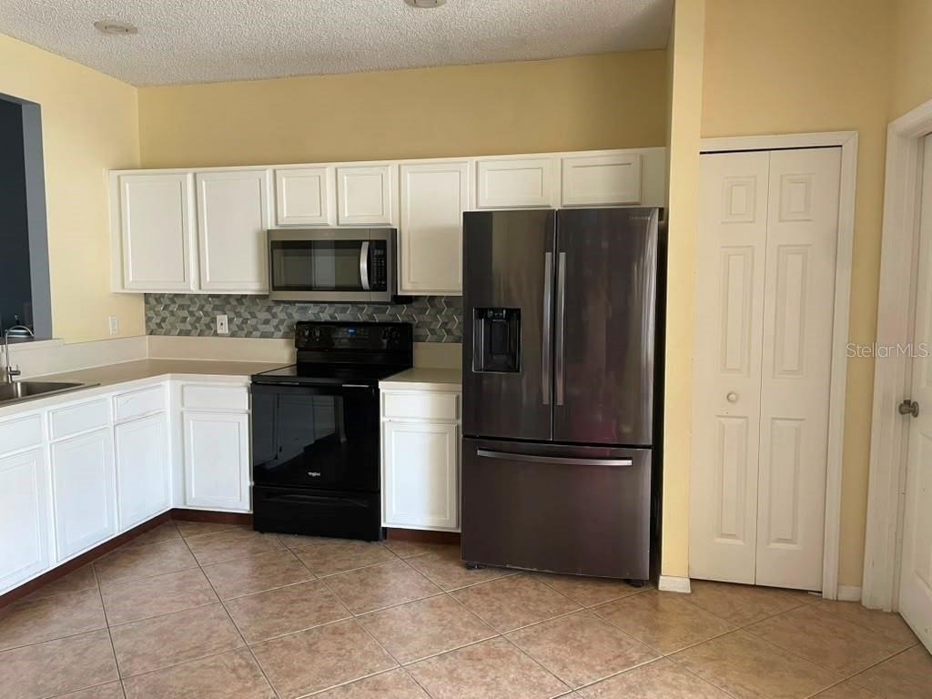 290 Marion Place - Photo 3